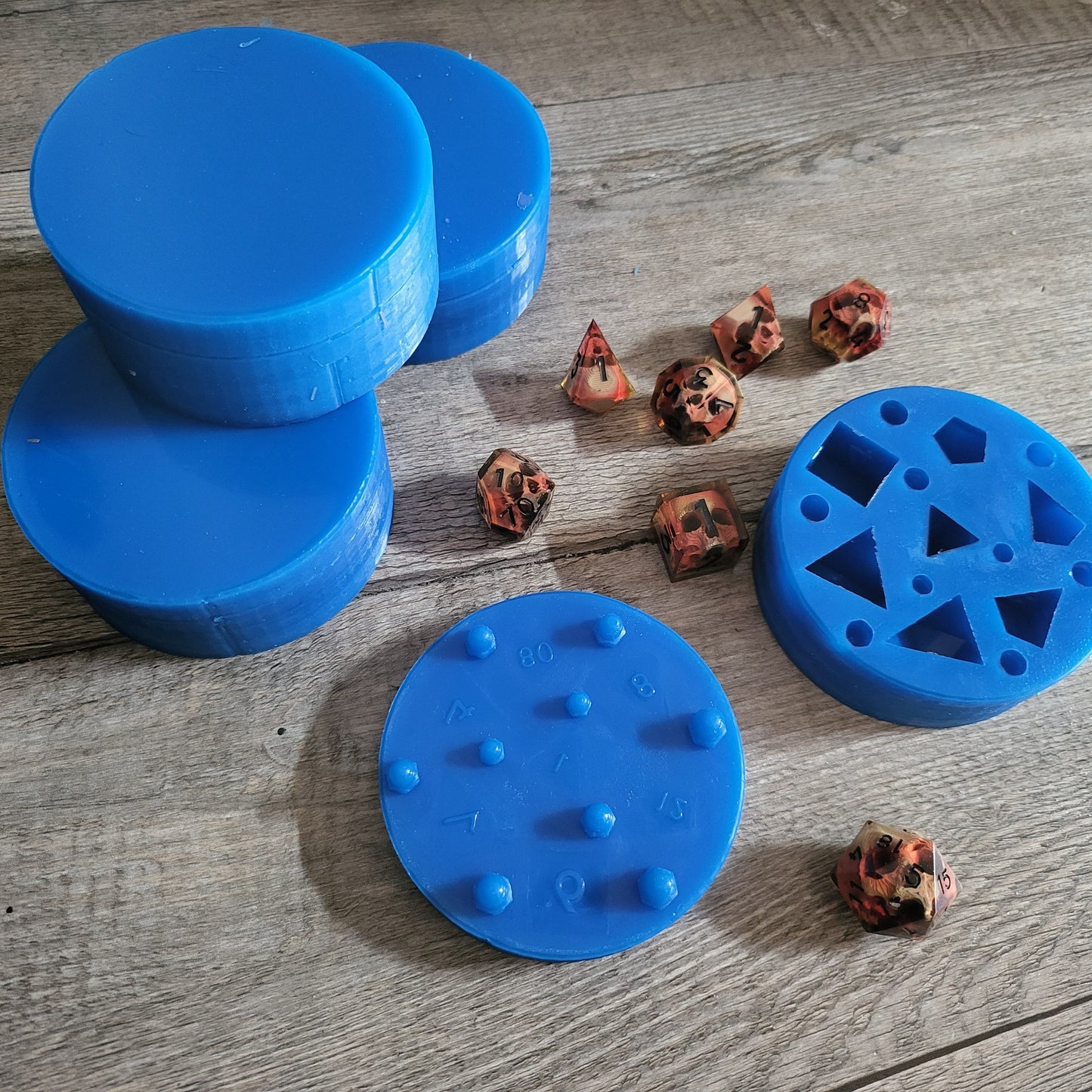 Silicone mold to create resin dice for role-playing games