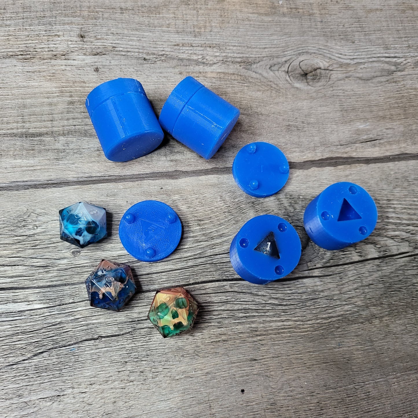 Silicone mold to create resin dice for role-playing games