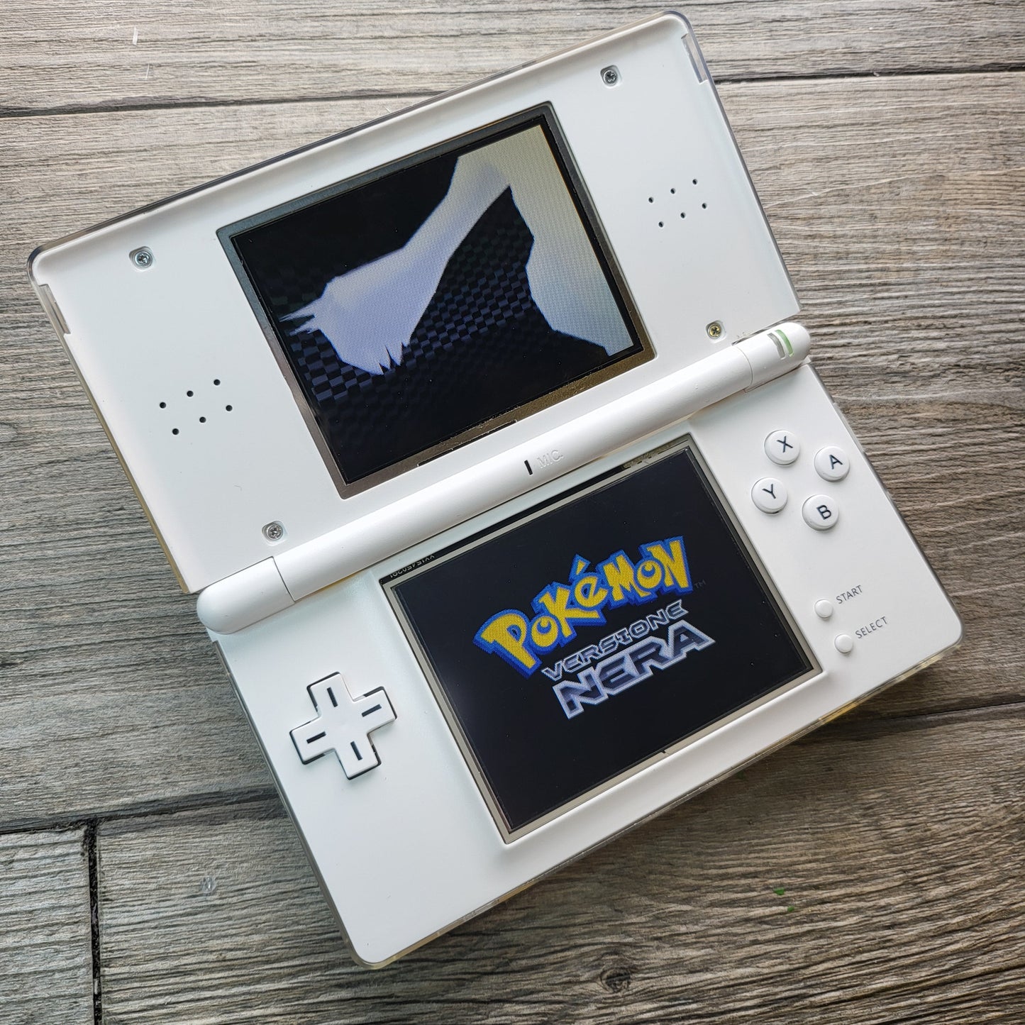 Custom Nintendo DS Lite console in Pokemon Gengar style