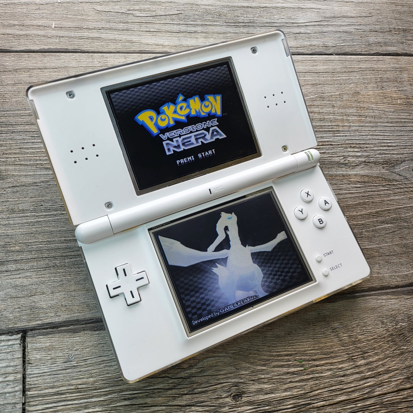 Custom Nintendo DS Lite console in Pokemon Gengar style