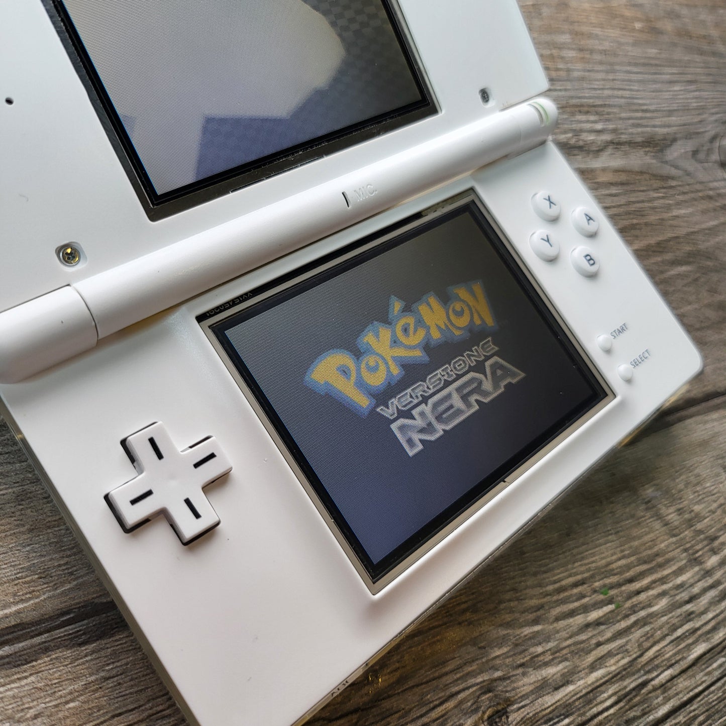 Custom Nintendo DS Lite console in Pokemon Gengar style
