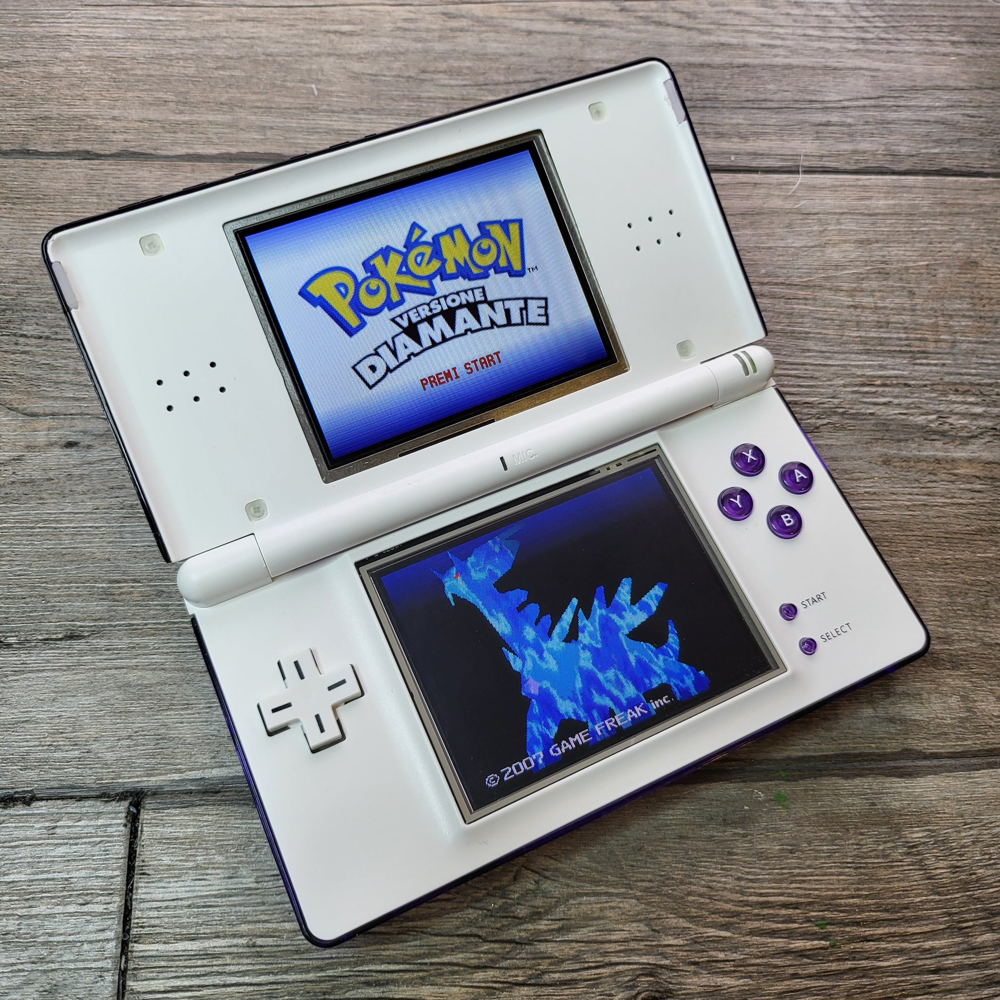 Custom Nintendo DS Lite console in Pokemon Gengar style