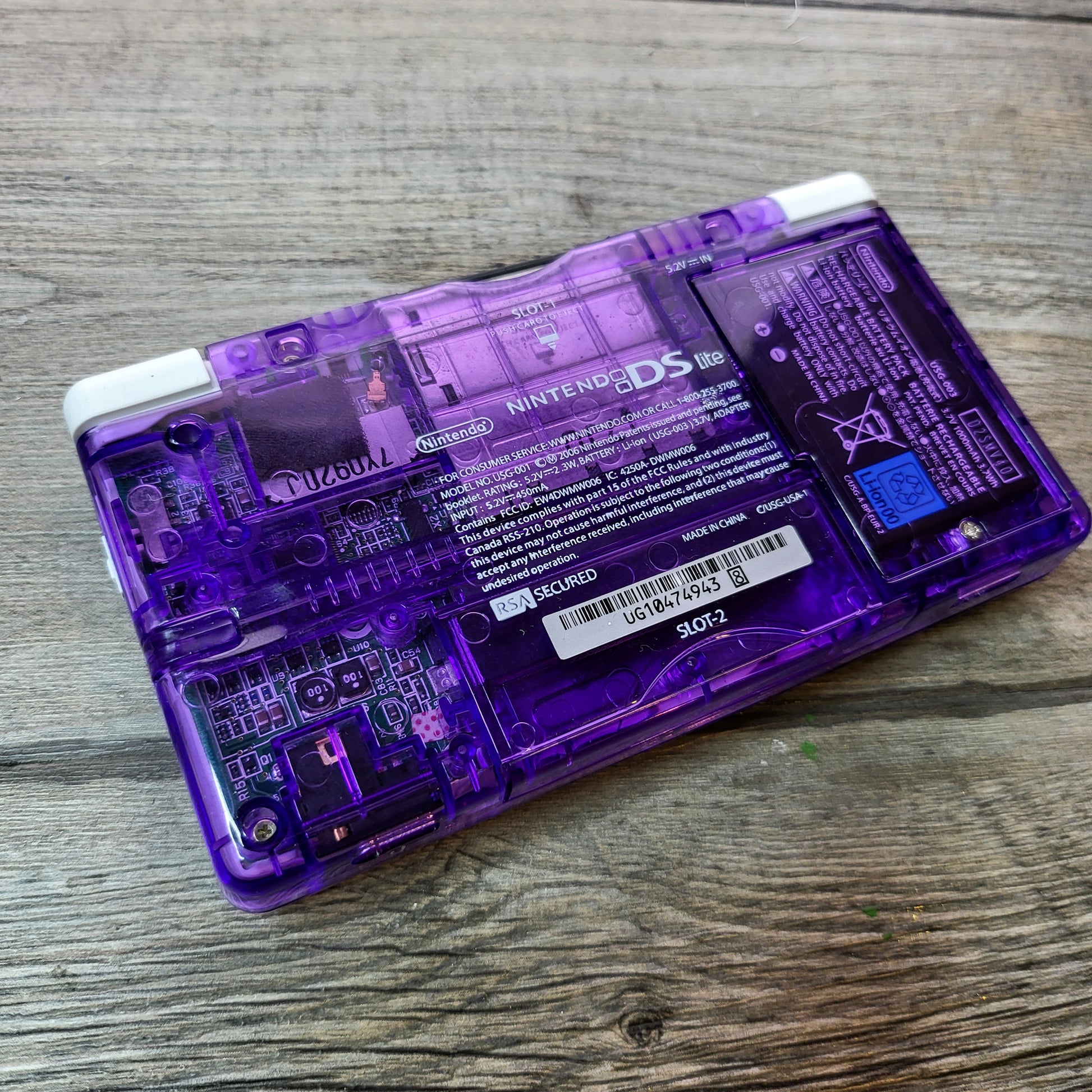 Custom Nintendo DS Lite console in Pokemon Gengar style