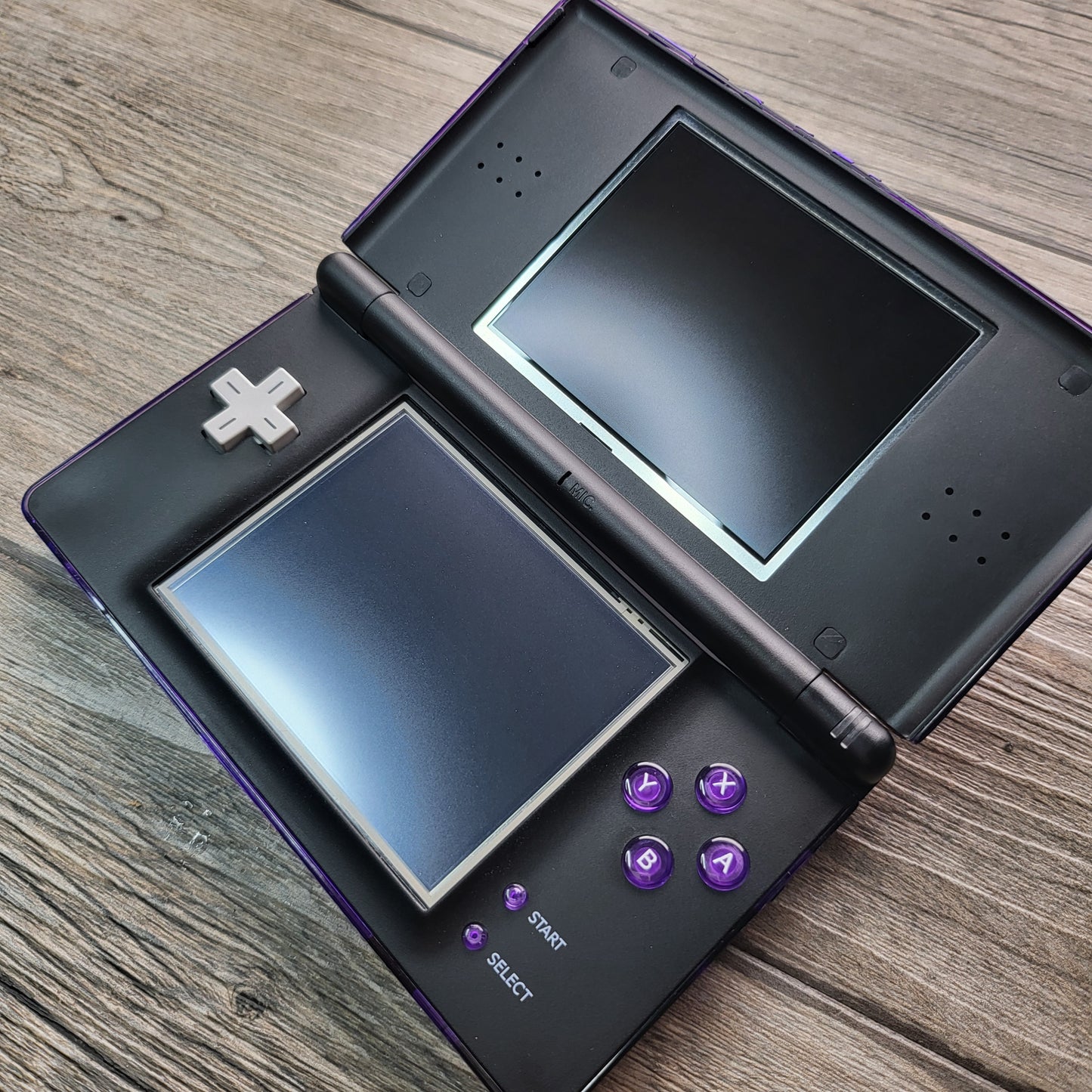 Custom Nintendo DS Lite console in Pokemon Gengar style
