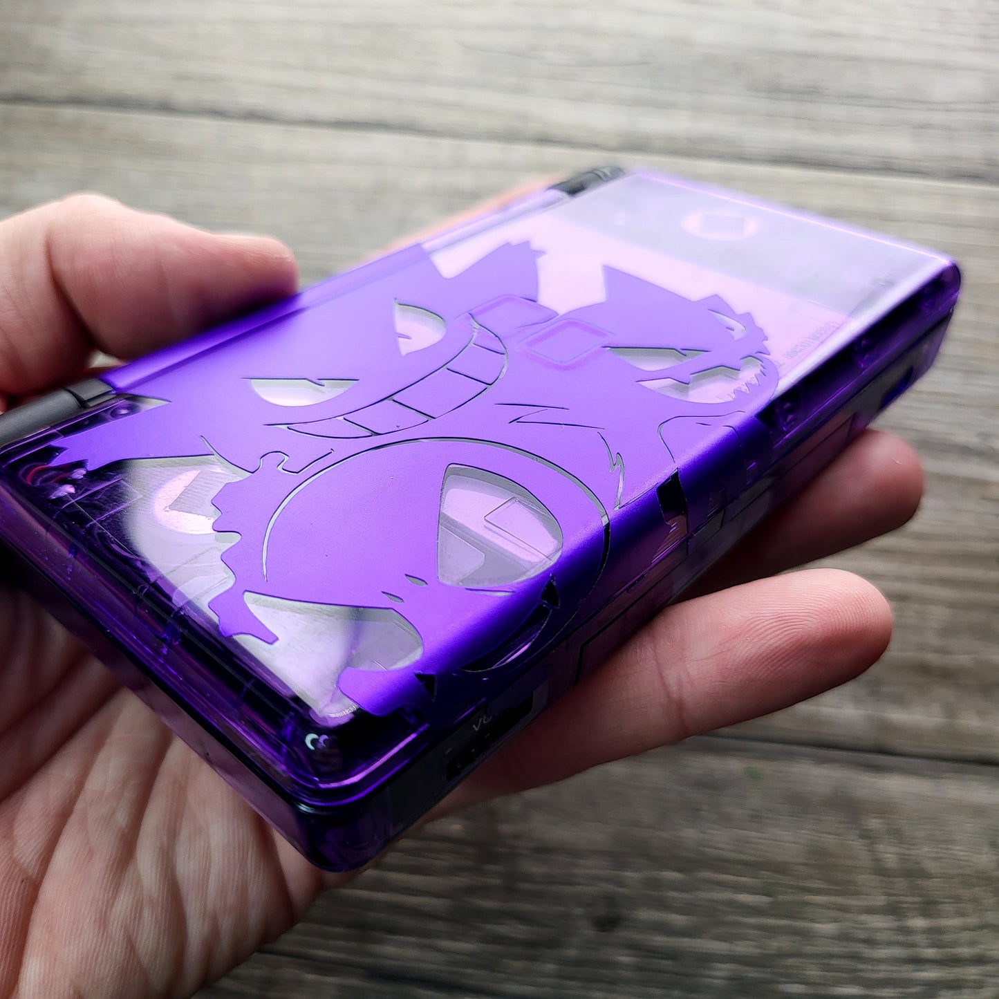 Custom Nintendo DS Lite console in Pokemon Gengar style