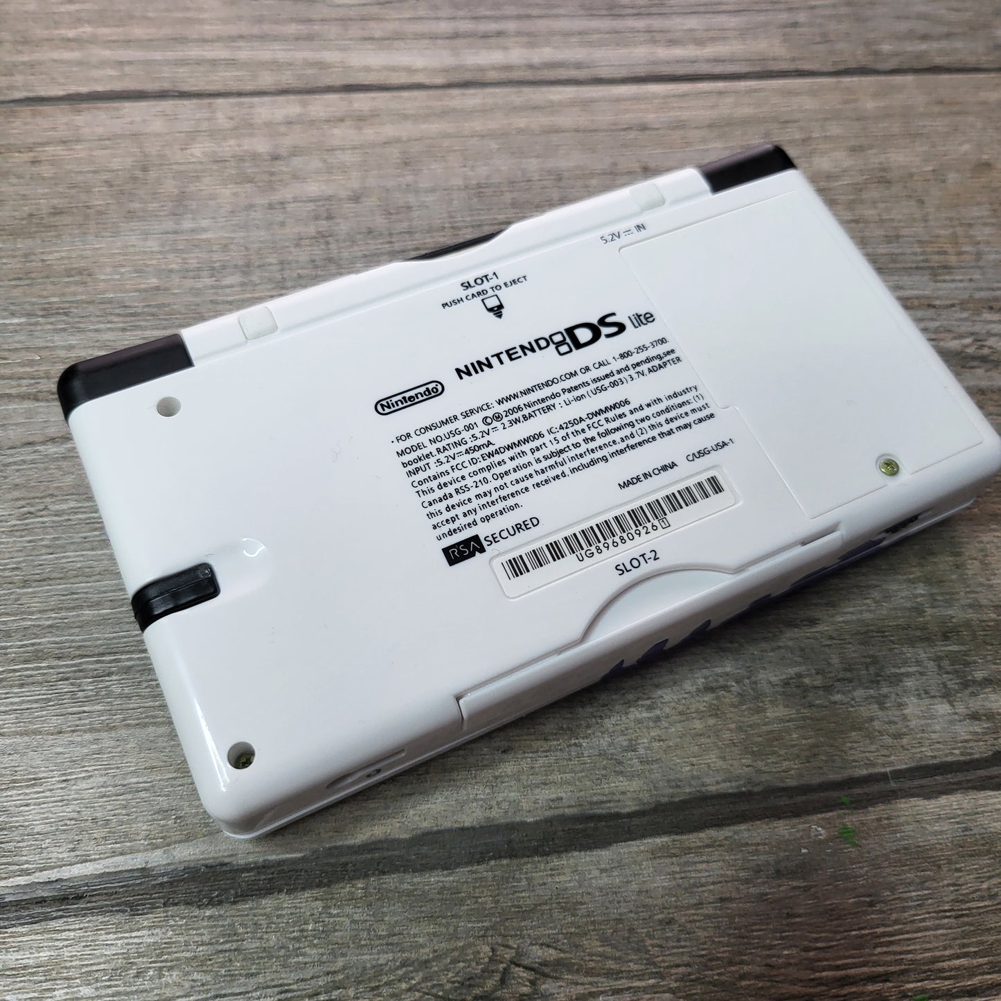 Custom Nintendo DS Lite console in Pokemon Gengar style