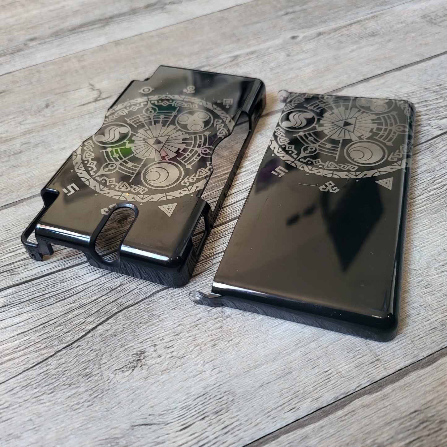 Custom shell cover for Nintendo with Zelda themed laser engravings