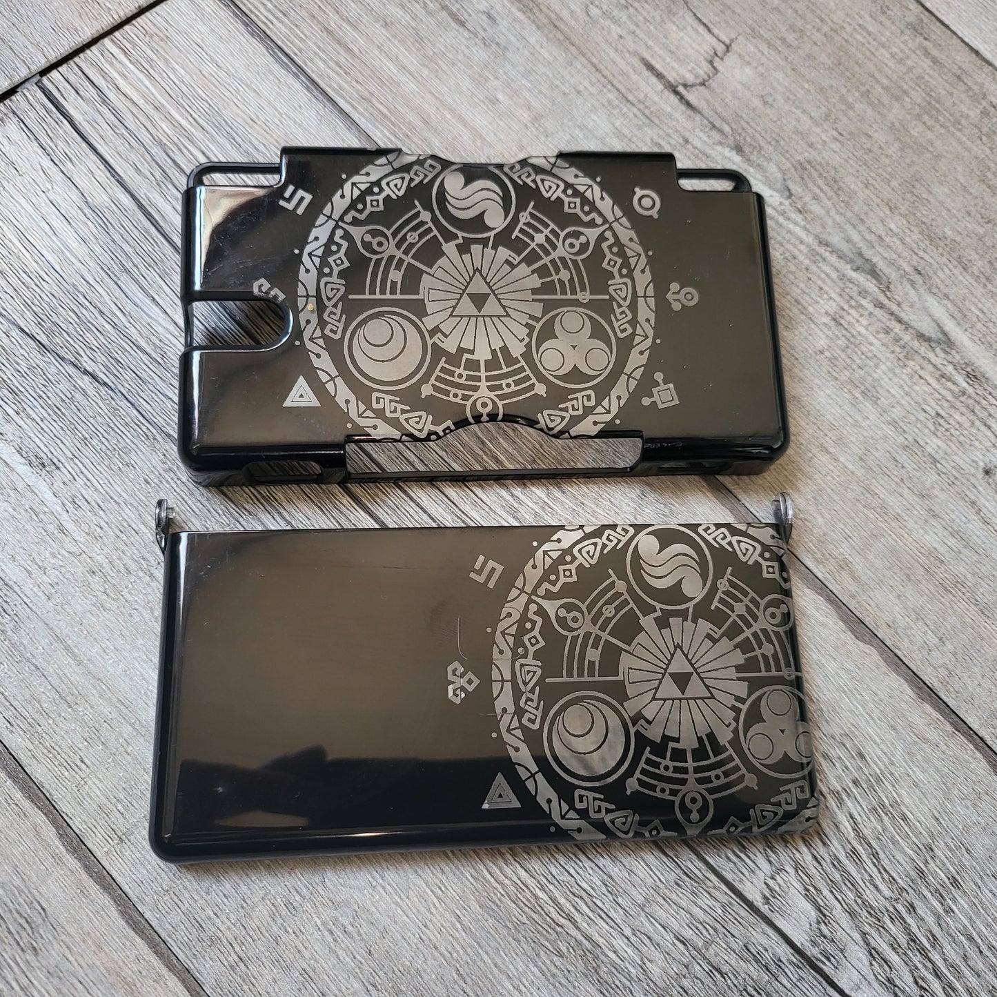 Custom shell cover for Nintendo with Zelda themed laser engravings