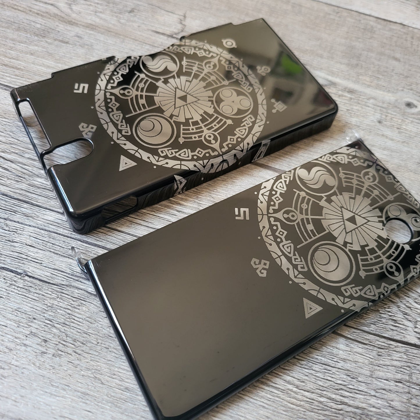 Custom shell cover for Nintendo with Zelda themed laser engravings