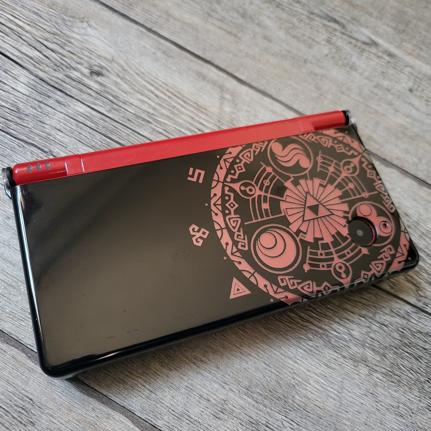 Custom shell cover for Nintendo with Zelda themed laser engravings