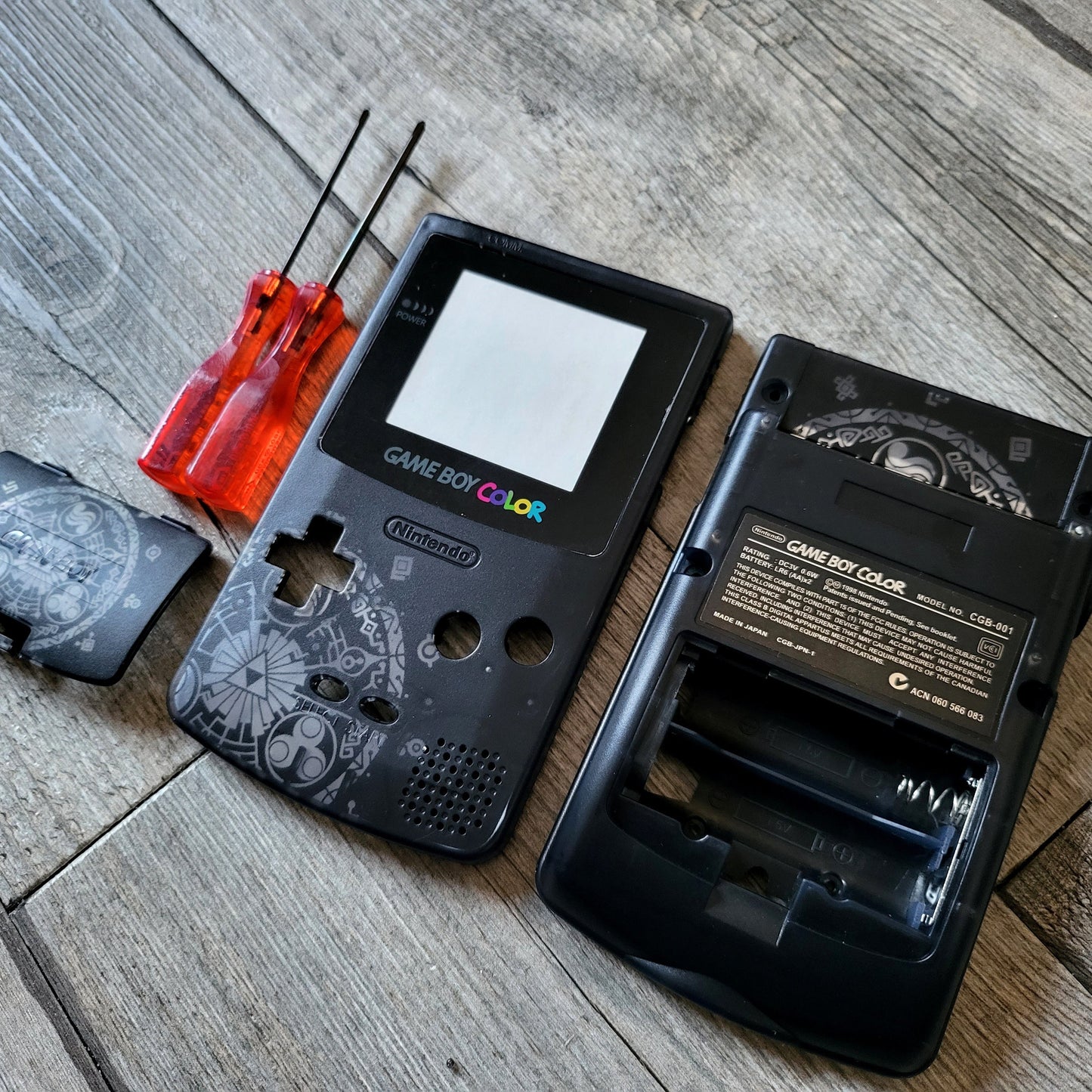 Custom shell cover for Nintendo with Zelda themed laser engravings