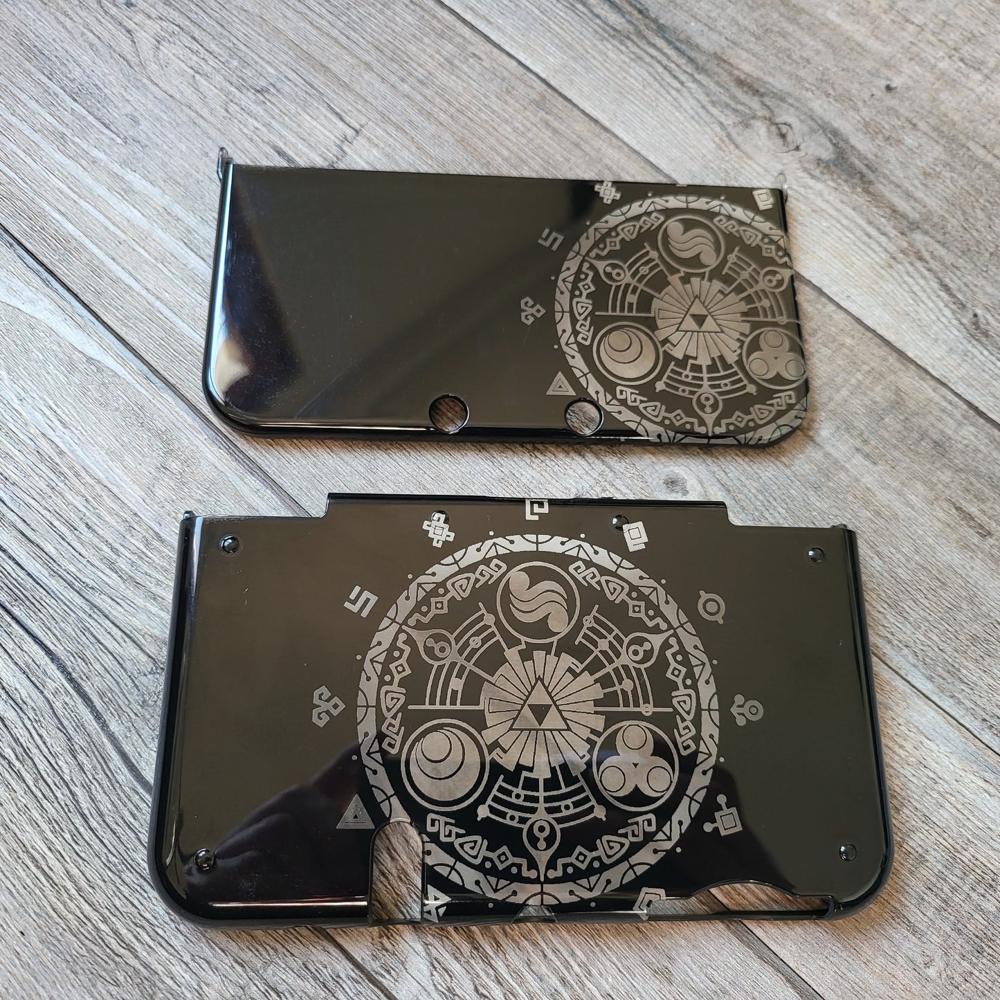 Custom shell cover for Nintendo with Zelda themed laser engravings