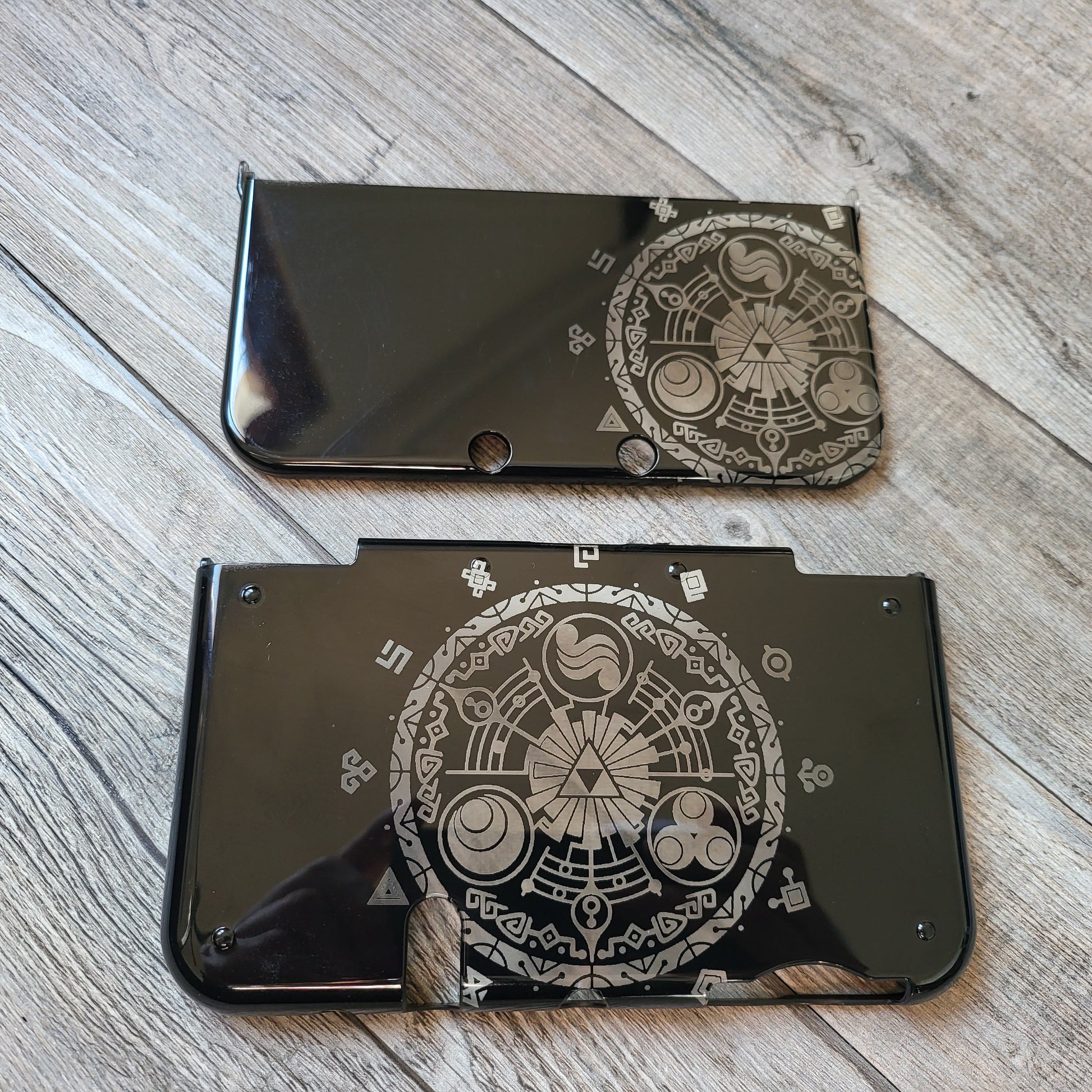 Custom shell cover for Nintendo with Zelda themed laser engravings