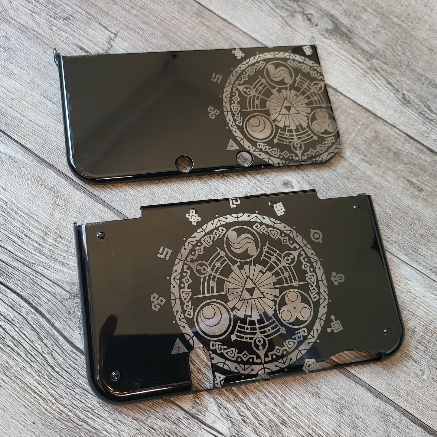 Custom shell cover for Nintendo with Zelda themed laser engravings