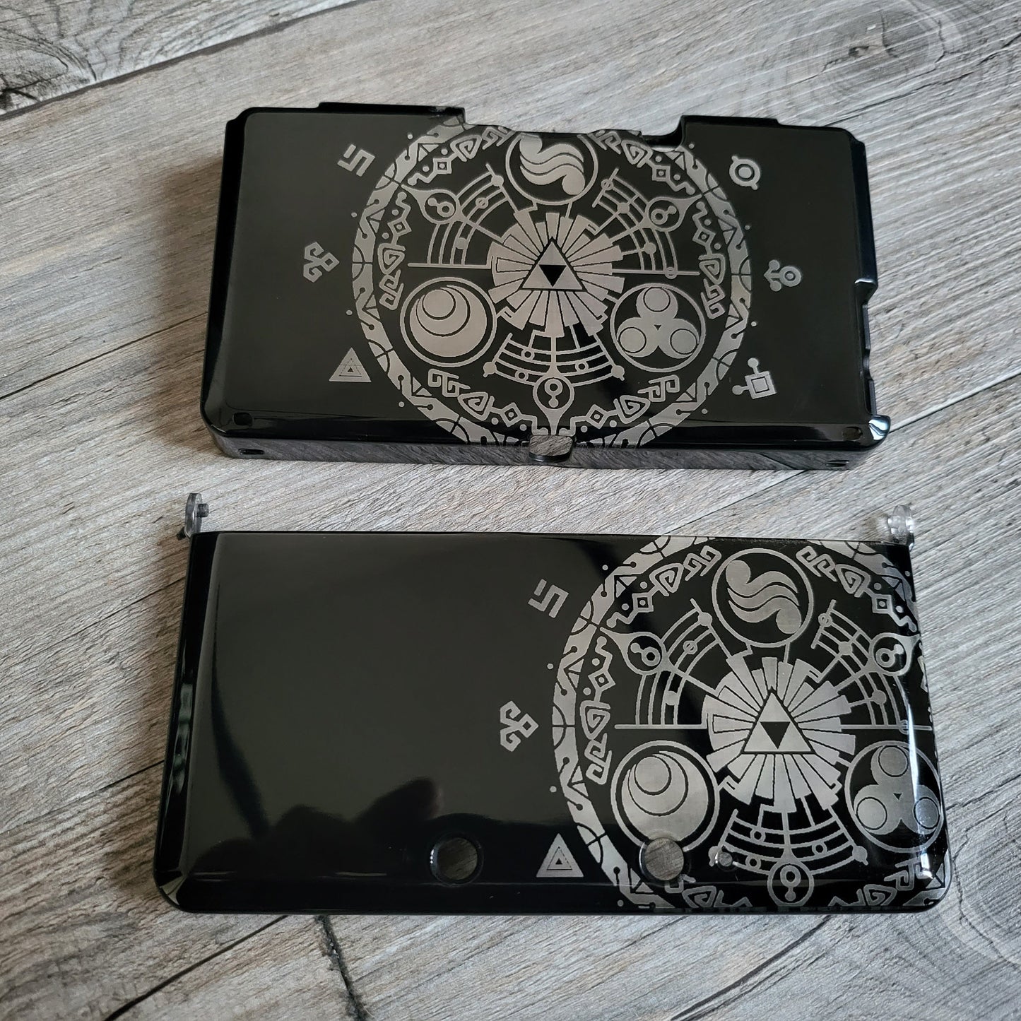Custom shell cover for Nintendo with Zelda themed laser engravings