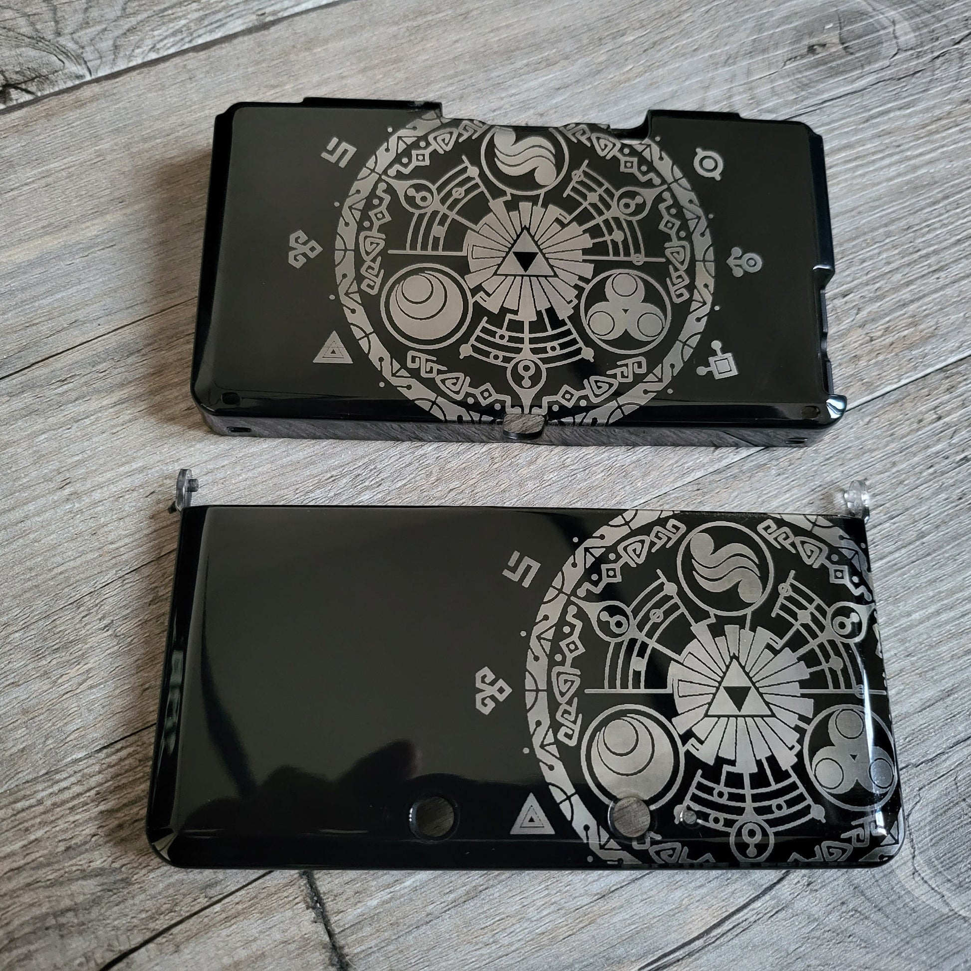 Custom shell cover for Nintendo with Zelda themed laser engravings