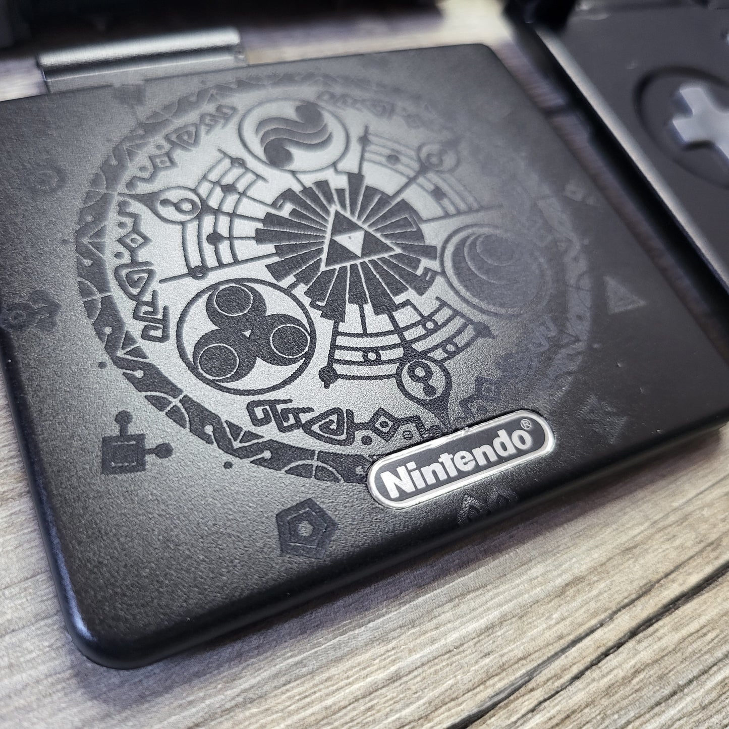 Custom shell cover for Nintendo with Zelda theme laser engravings