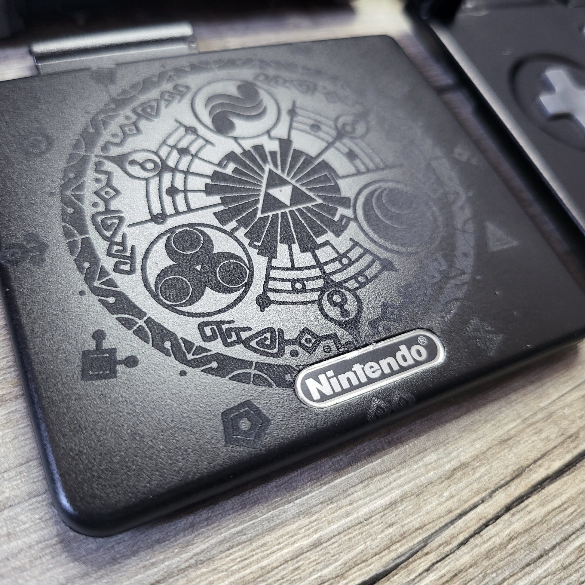 Custom shell cover for Nintendo with Zelda theme laser engravings