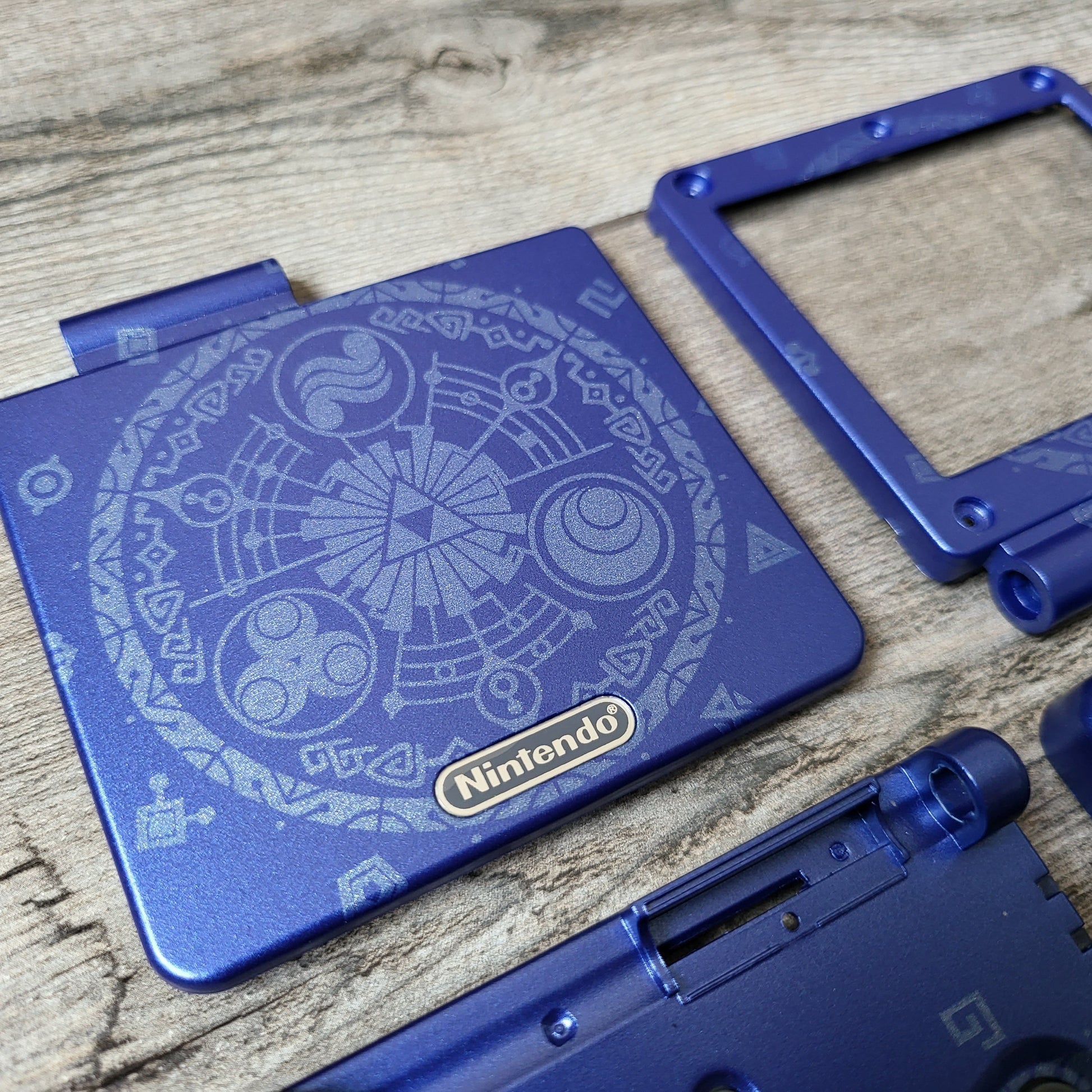 Custom shell cover for Nintendo with Zelda theme laser engravings