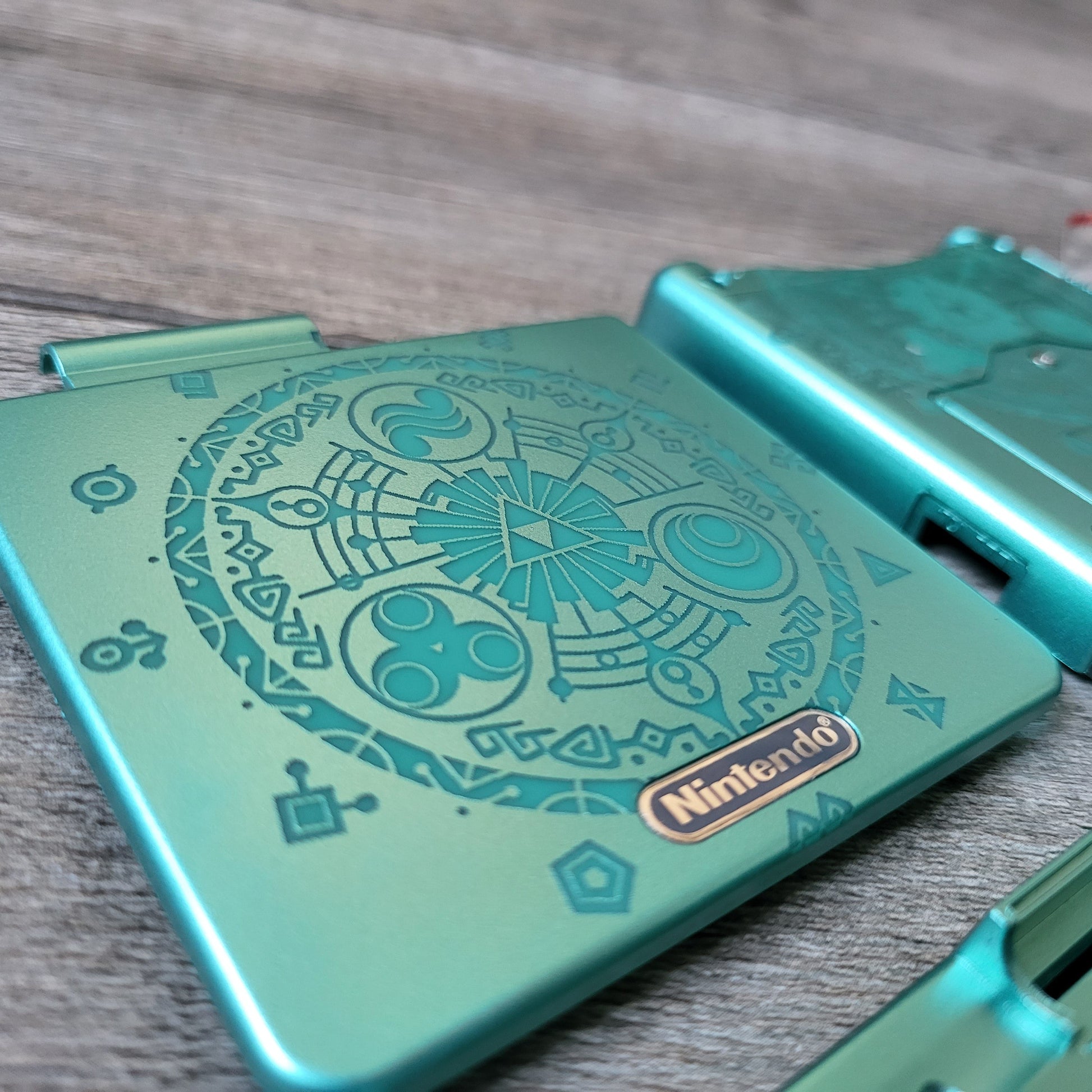 Custom shell cover for Nintendo with Zelda theme laser engravings