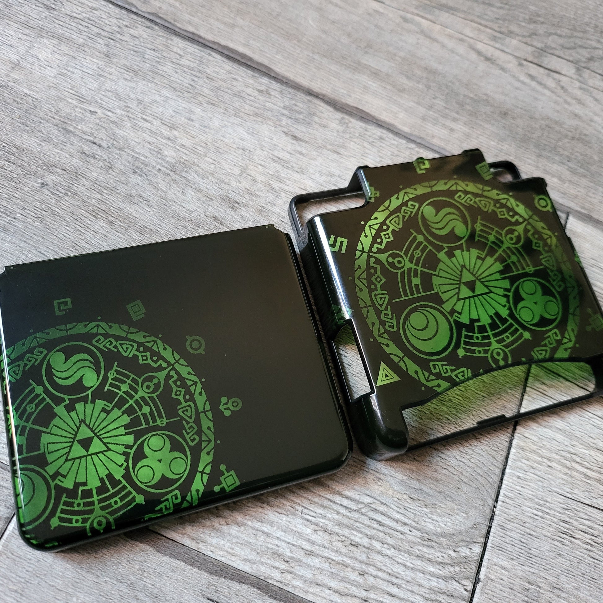 Custom shell cover for Nintendo with Zelda themed laser engravings