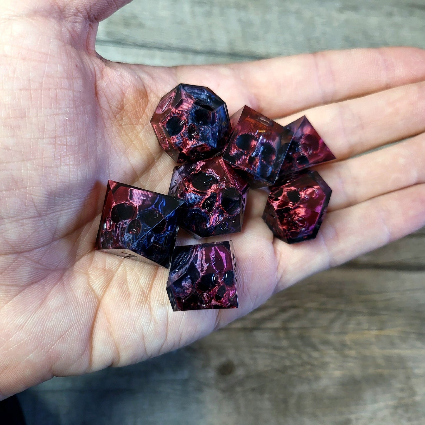 Dice set with 7 pieces with skull inside for role-playing games for Dungeons and Dragons