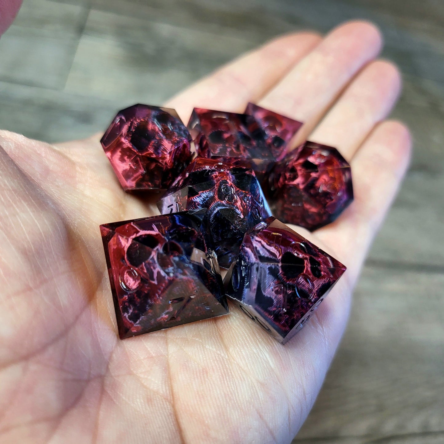 Dice set with 7 pieces with skull inside for role-playing games for Dungeons and Dragons