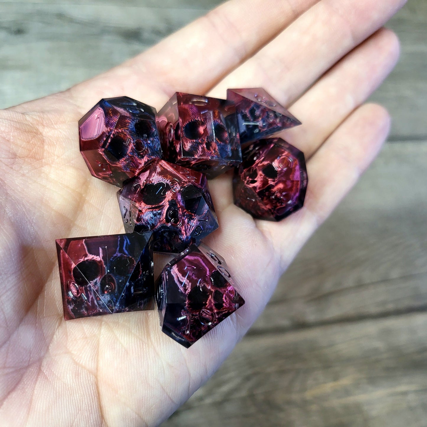 Dice set with 7 pieces with skull inside for role-playing games for Dungeons and Dragons
