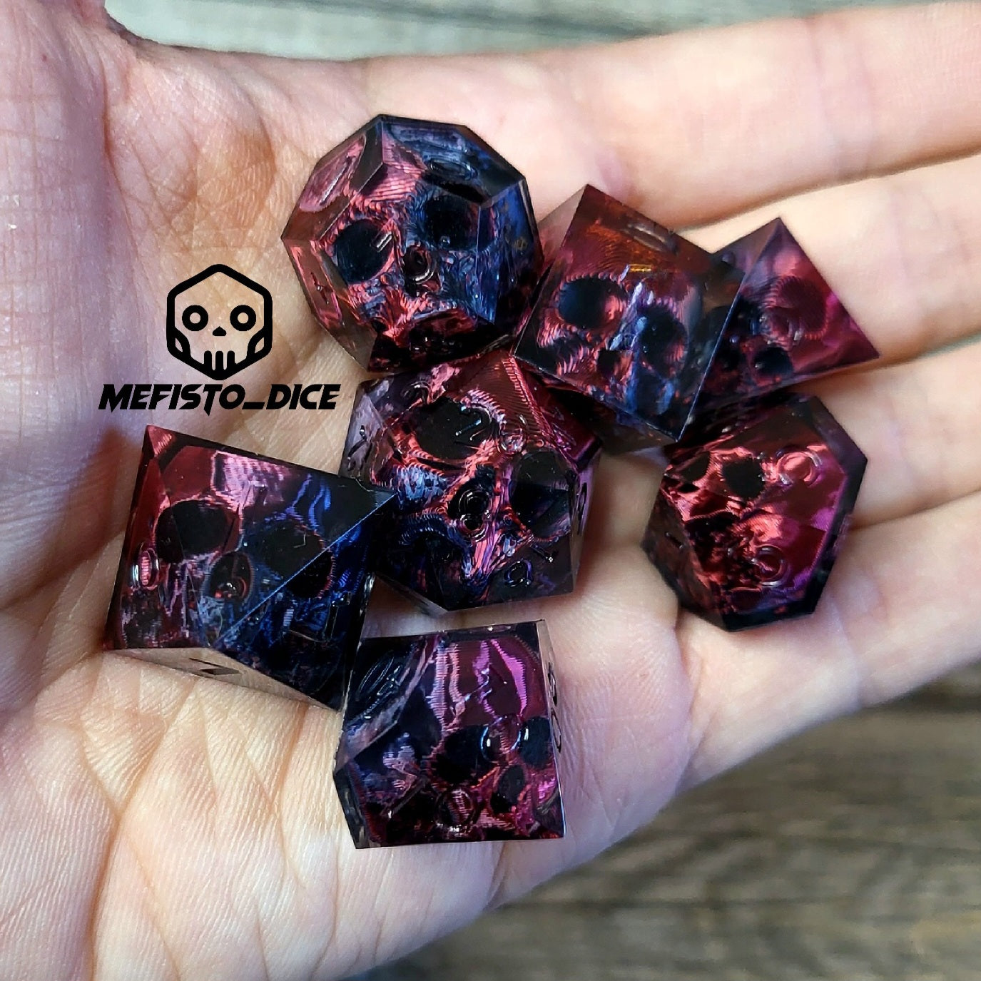 Dice set with 7 pieces with skull inside for role-playing games for Dungeons and Dragons
