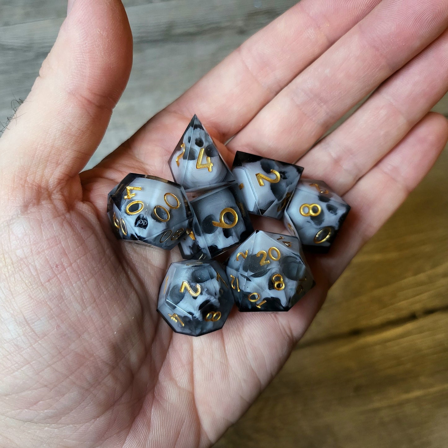 Dice set with 7 pieces with skull inside for role-playing games for Dungeons and Dragons