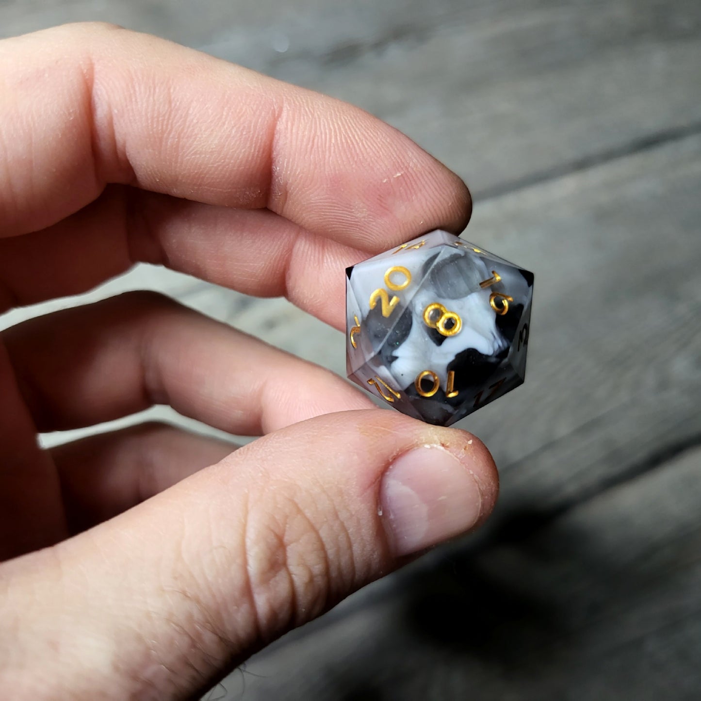 Dice set with 7 pieces with skull inside for role-playing games for Dungeons and Dragons