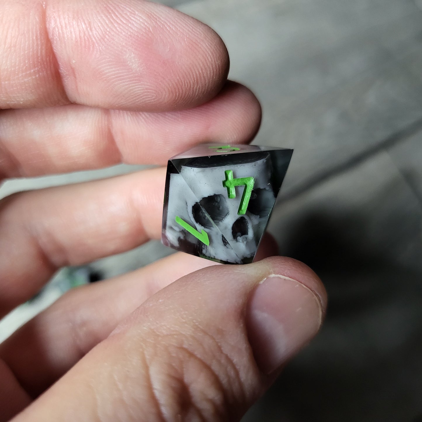 Dice set with 7 pieces with skull inside for role-playing games for Dungeons and Dragons