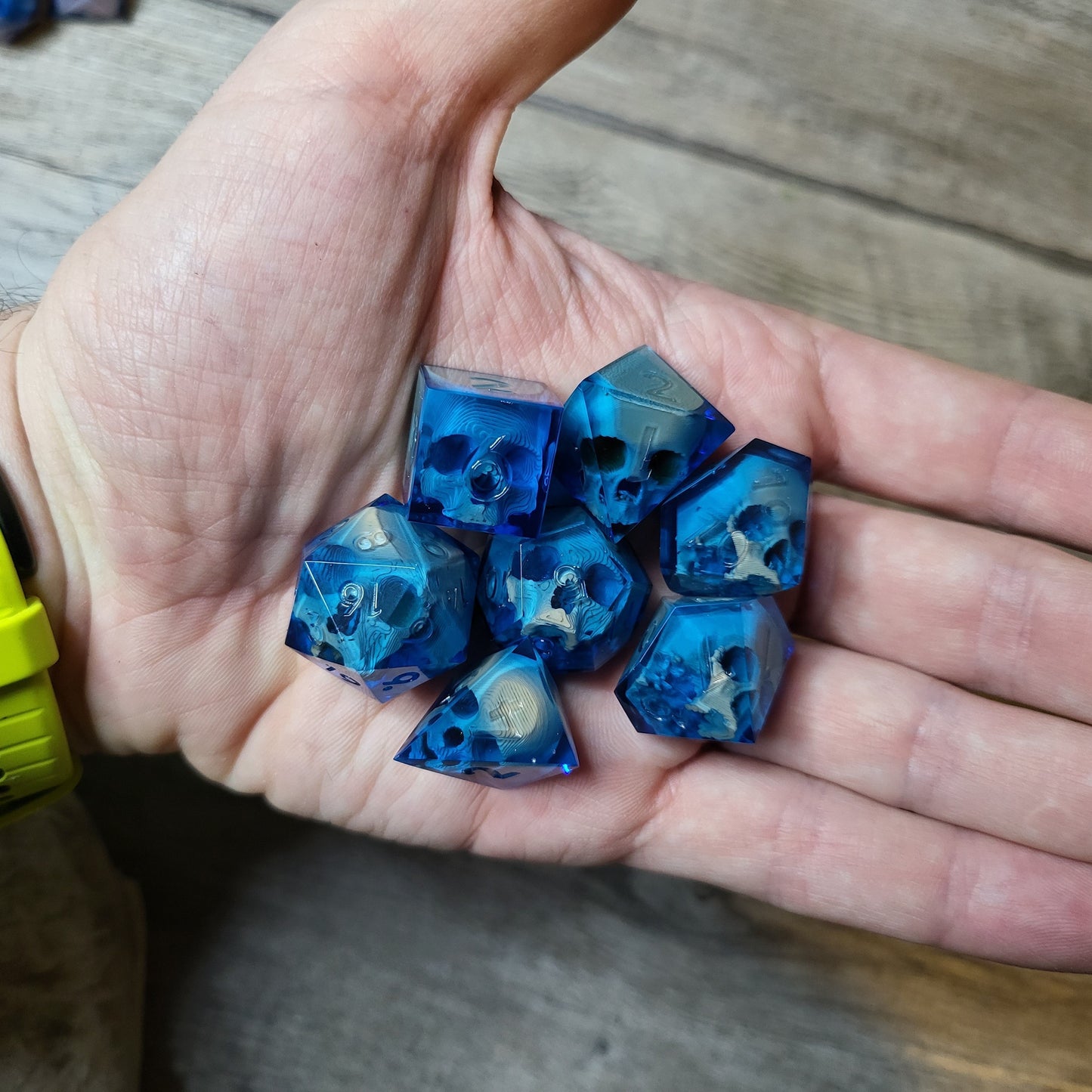 Dice set with 7 pieces with skull inside for role-playing games for Dungeons and Dragons