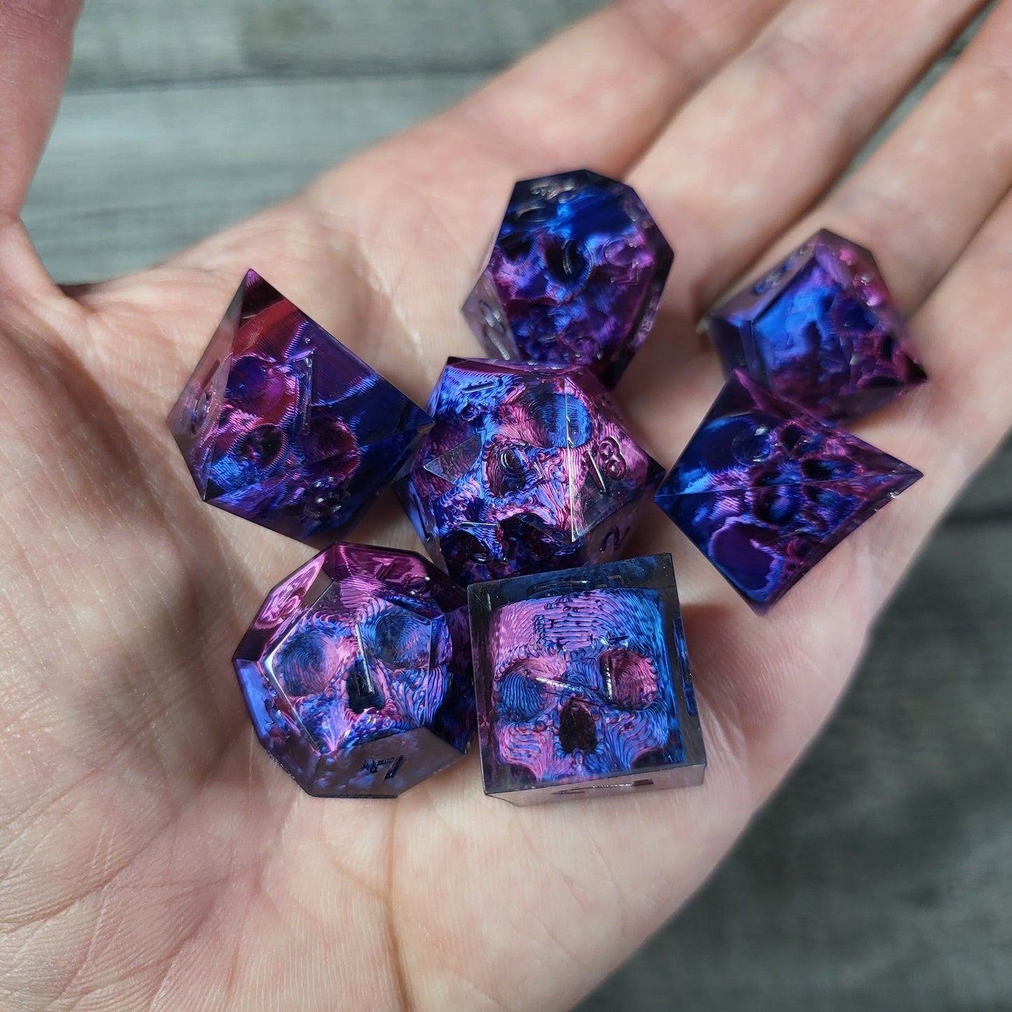 Dice set with 7 pieces with skull inside for role-playing games for Dungeons and Dragons