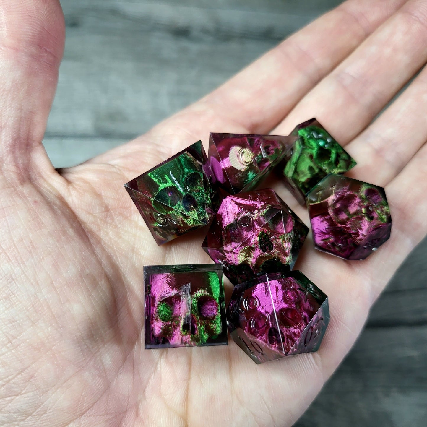 Dice set with 7 pieces with skull inside for role-playing games for Dungeons and Dragons