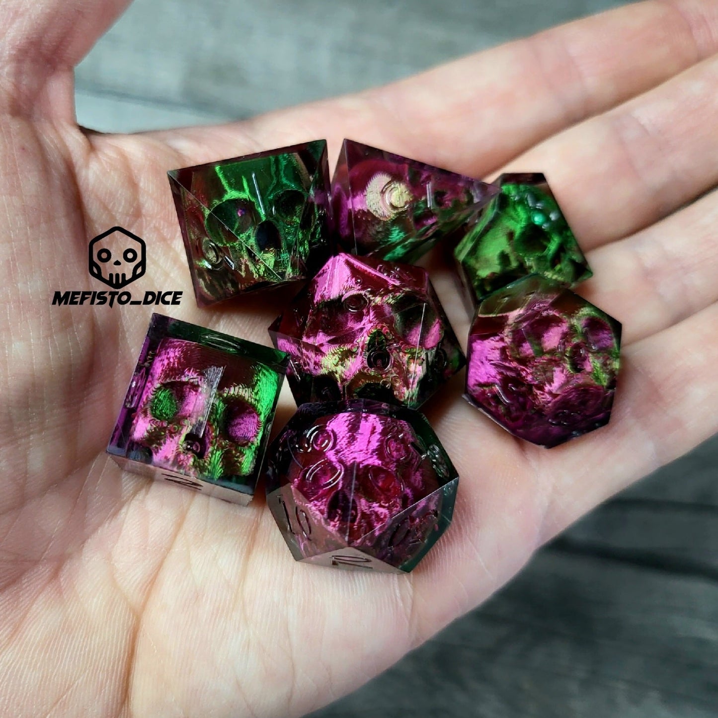 Dice set with 7 pieces with skull inside for role-playing games for Dungeons and Dragons