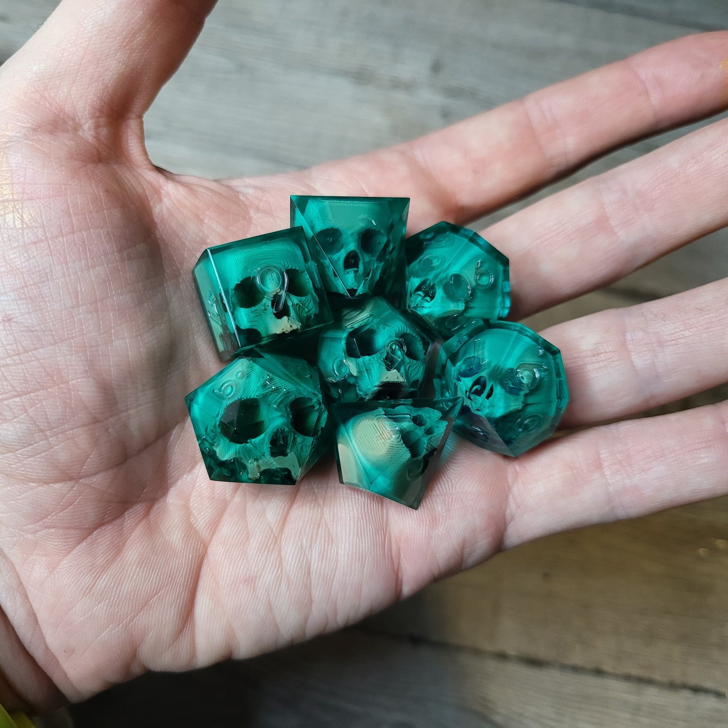 Dice set with 7 pieces with skull inside for role-playing games for Dungeons and Dragons