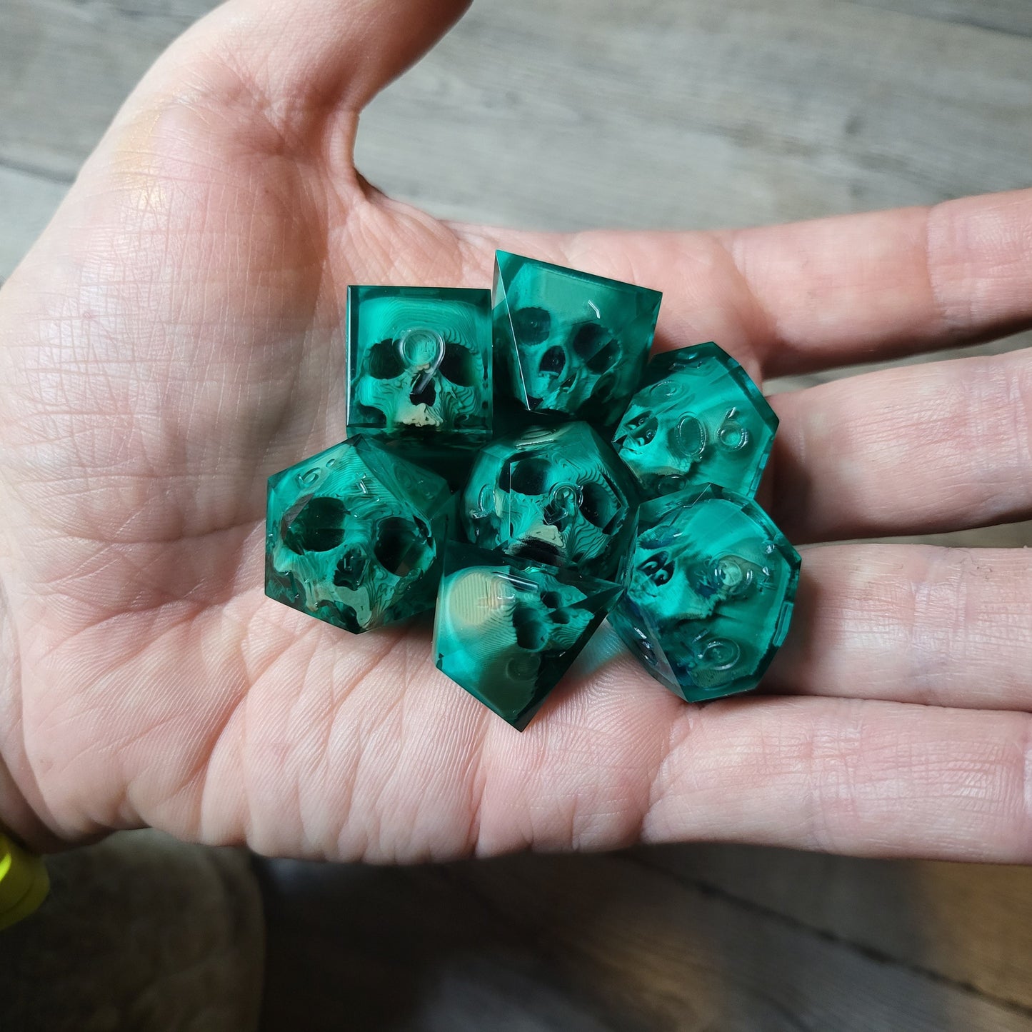 Dice set with 7 pieces with skull inside for role-playing games for Dungeons and Dragons