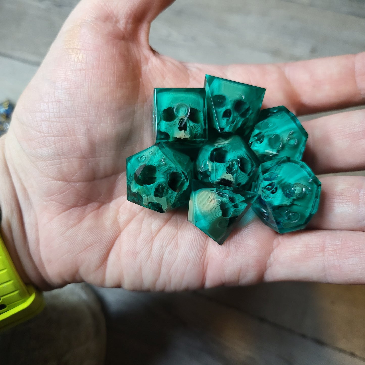Dice set with 7 pieces with skull inside for role-playing games for Dungeons and Dragons