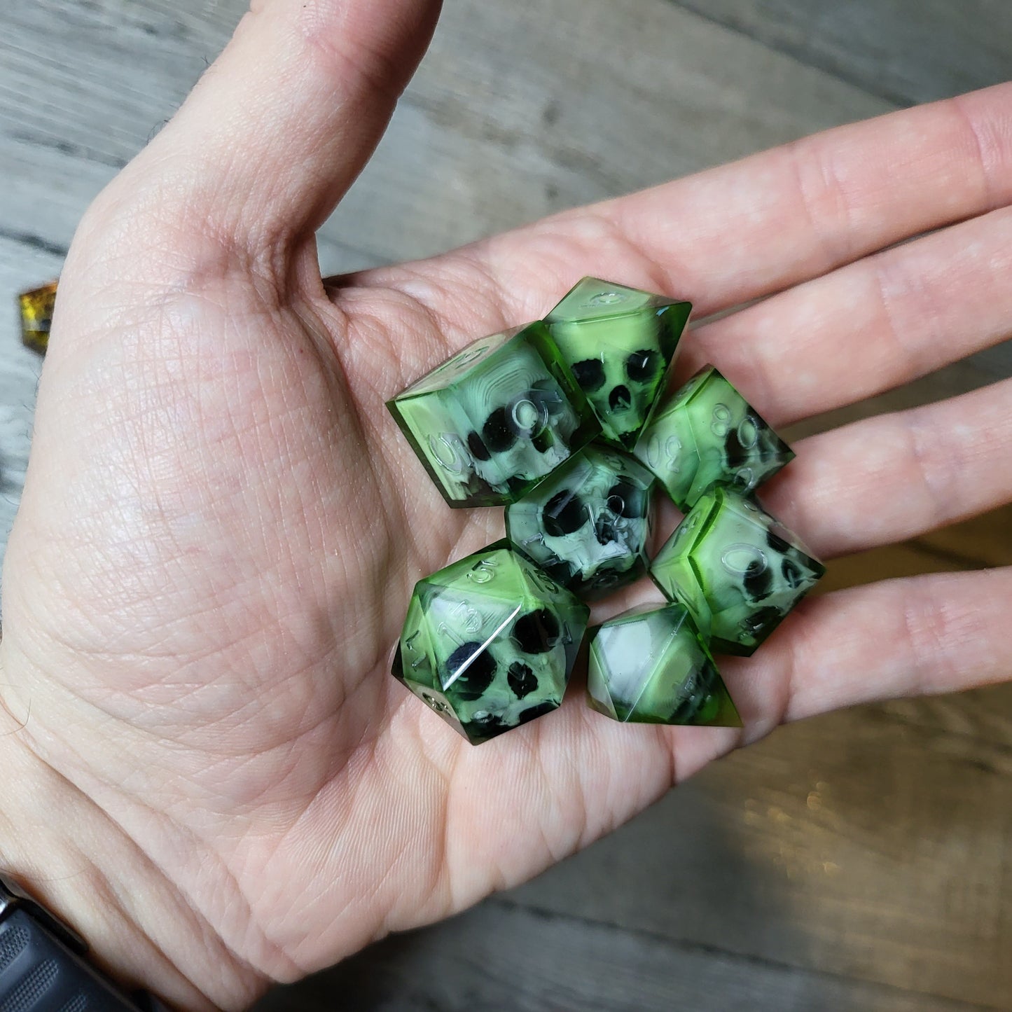 Dice set with 7 pieces with skull inside for role-playing games for Dungeons and Dragons