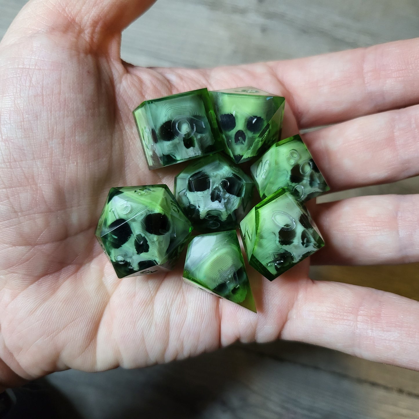 Dice set with 7 pieces with skull inside for role-playing games for Dungeons and Dragons