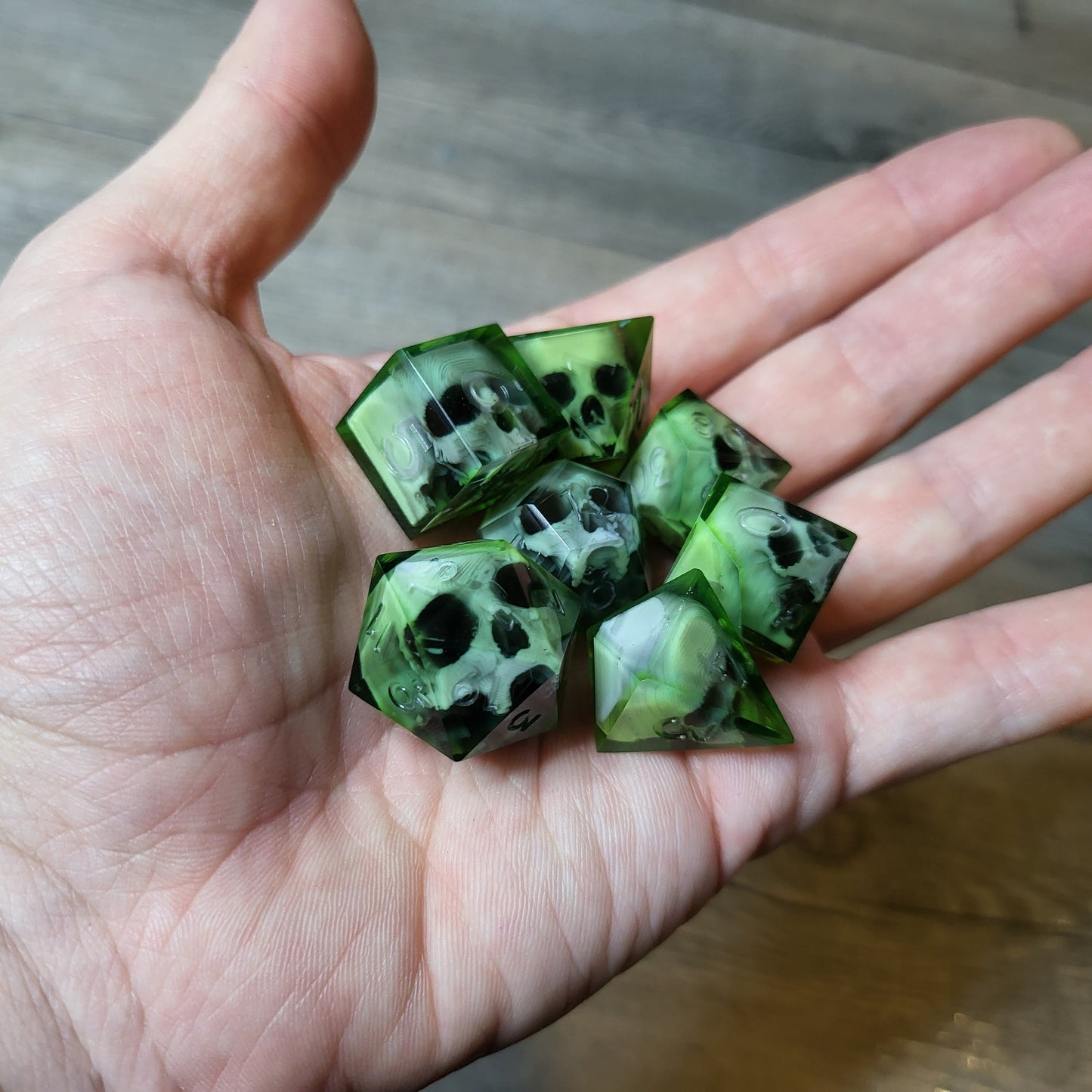 Dice set with 7 pieces with skull inside for role-playing games for Dungeons and Dragons