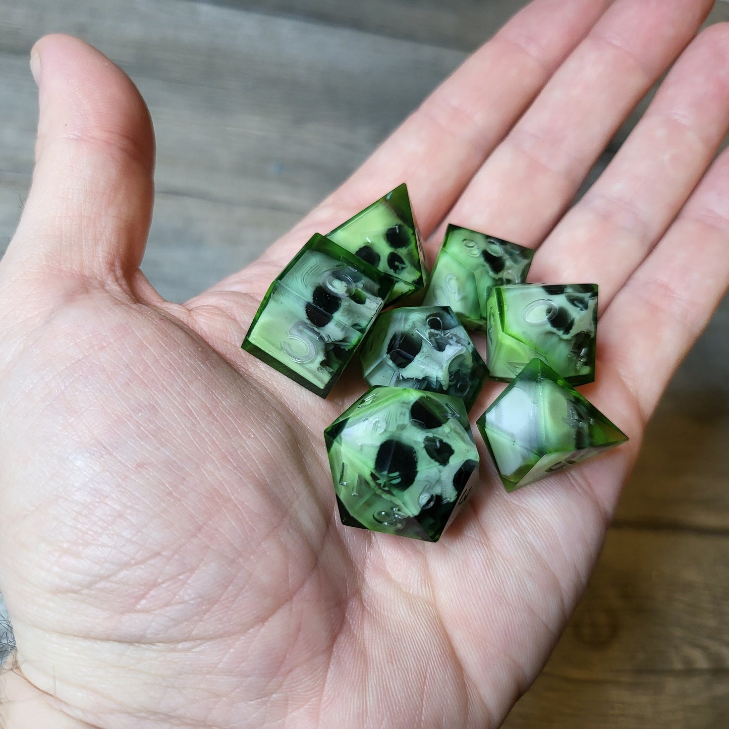 Dice set with 7 pieces with skull inside for role-playing games for Dungeons and Dragons