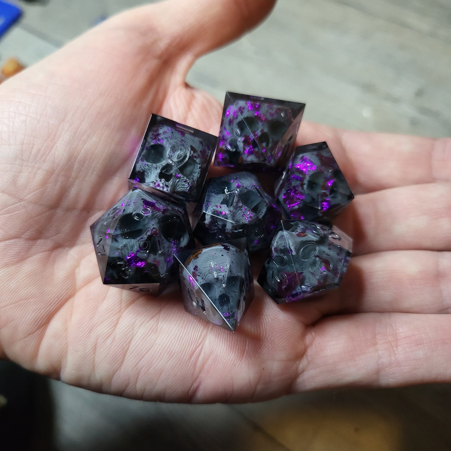 Dice set with 7 pieces with skull inside for role-playing games for Dungeons and Dragons