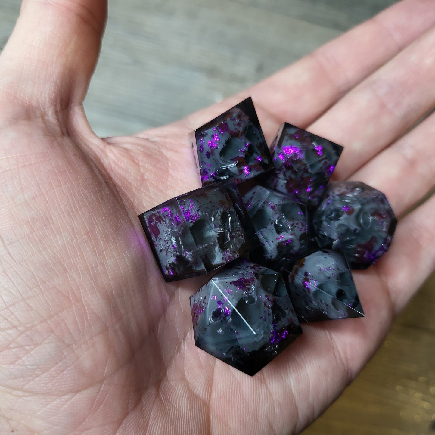 Dice set with 7 pieces with skull inside for role-playing games for Dungeons and Dragons