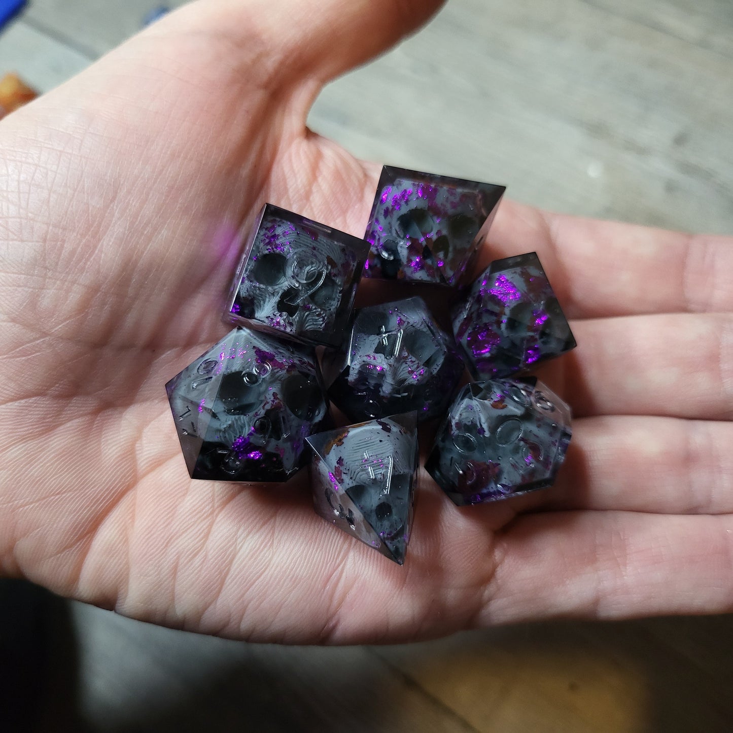Dice set with 7 pieces with skull inside for role-playing games for Dungeons and Dragons
