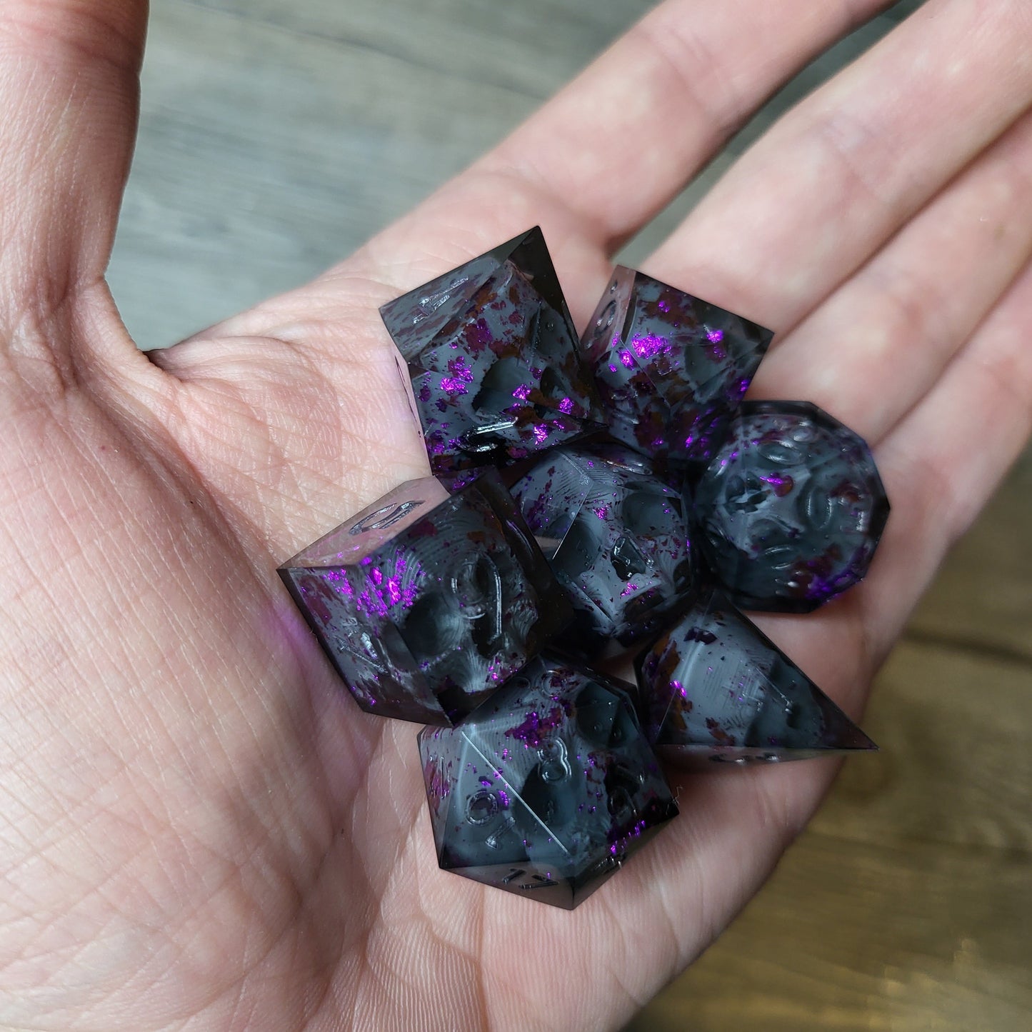 Dice set with 7 pieces with skull inside for role-playing games for Dungeons and Dragons