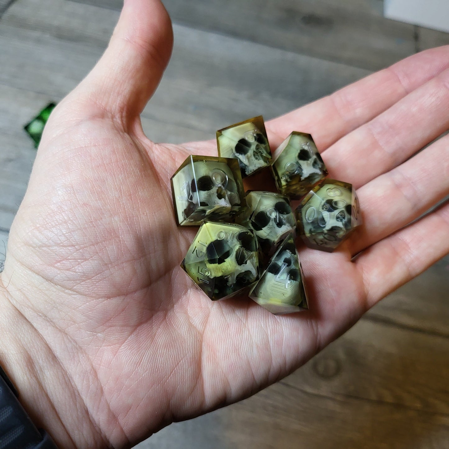 Dice set with 7 pieces with skull inside for role-playing games for Dungeons and Dragons