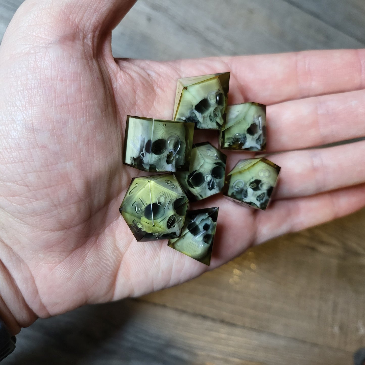 Dice set with 7 pieces with skull inside for role-playing games for Dungeons and Dragons