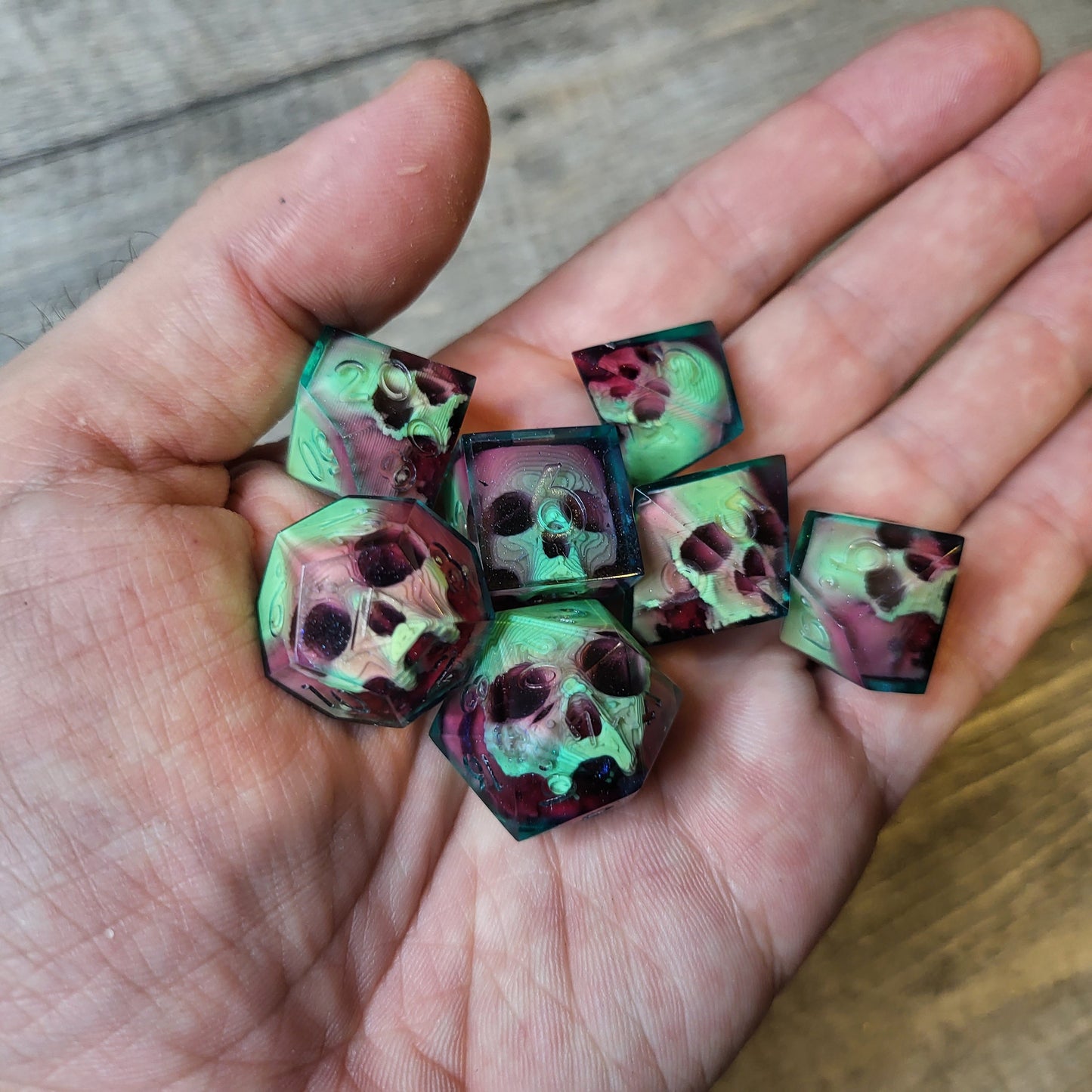 Dice set with 7 pieces with skull inside for role-playing games for Dungeons and Dragons
